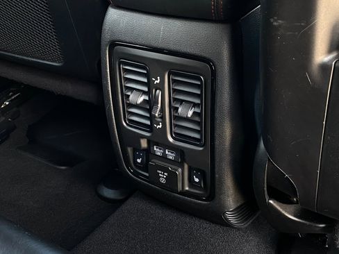 Used 2024 Dodge Durango GT image 28