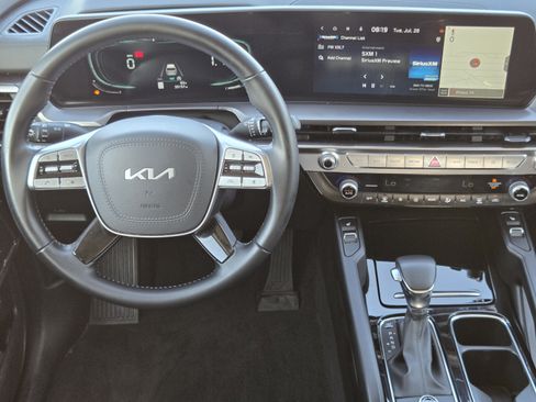Used 2025 Kia Telluride S FWD image 24
