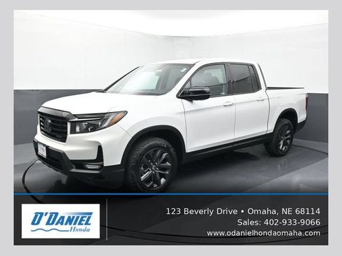 Used 2023 Honda Ridgeline Sport image 1