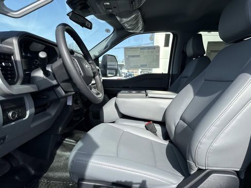 New 2026 Ford F550 4x4 Crew Cab image 10