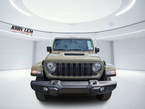 New 2025 Jeep Gladiator Sport image 7