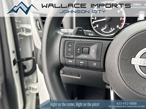 Used 2023 Nissan Rogue SV image 19