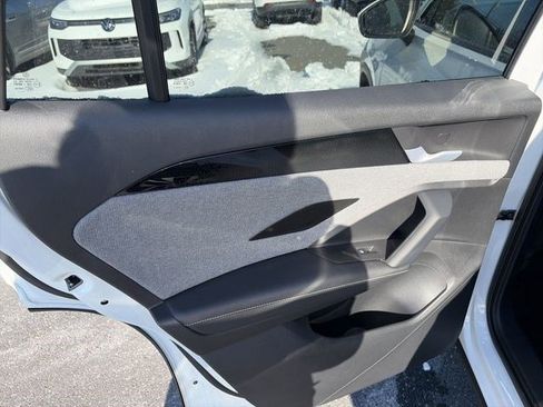 New 2026 Volkswagen Tiguan S image 10