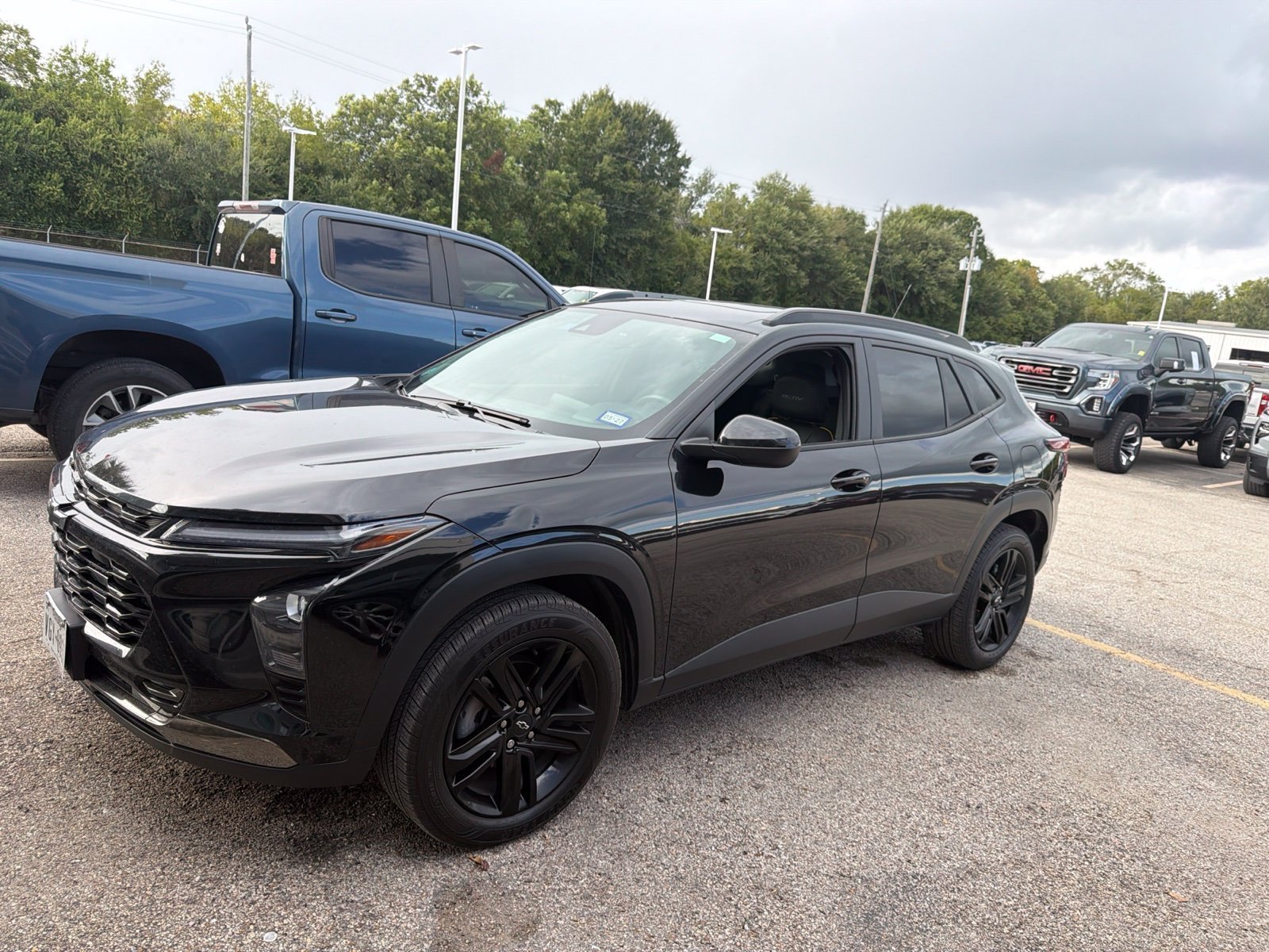 Used 2024 Chevrolet Trax ACTIV w/ Sunroof Package FWD image 1