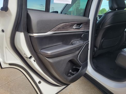 Used 2023 Jeep Grand Cherokee 4WD 4xe image 19