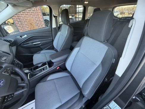 Used 2018 Ford Escape SE w/ Ford Safe & Smart Package image 18