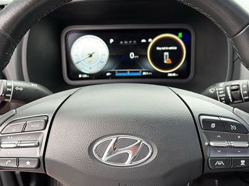 Used 2022 Hyundai Kona Limited AWD/4WD image 12