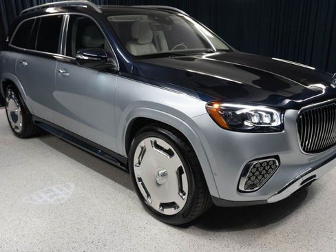 New 2026 Mercedes-Benz Maybach GLS 600 4MATIC image 3