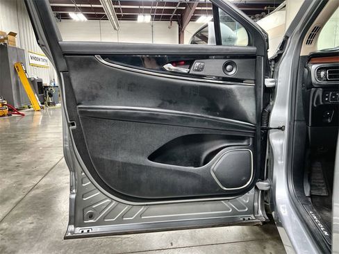 Used 2021 Lincoln Nautilus Reserve image 15