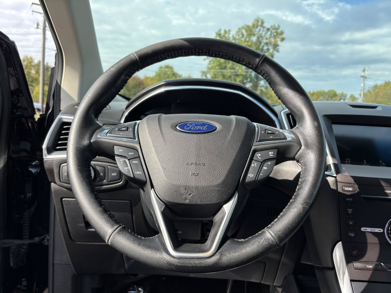 Used 2016 Ford Edge Titanium AWD/4WD image 19