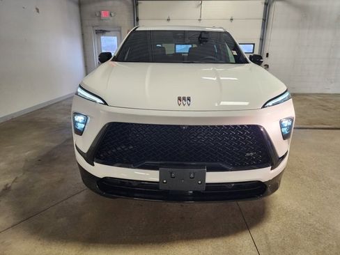 Certified 2025 Buick Enclave Sport Touring image 7