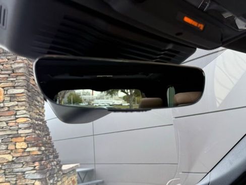 New 2026 Land Rover Discovery Limited Edition AWD/4WD image 32