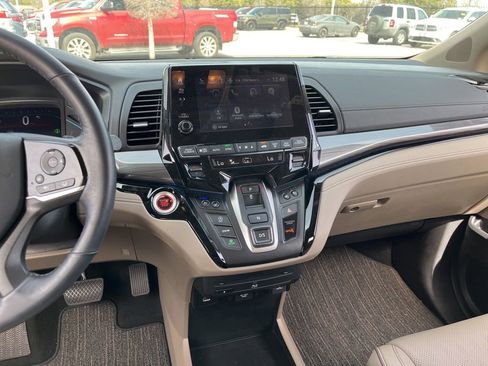 Certified 2024 Honda Odyssey Elite image 19