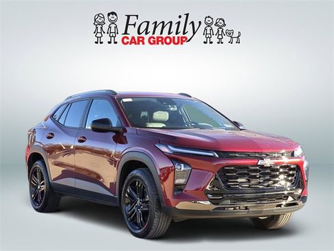 Used 2024 Chevrolet Trax ACTIV image 2