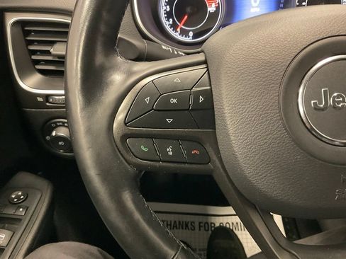 Used 2021 Jeep Cherokee Trailhawk AWD/4WD image 23