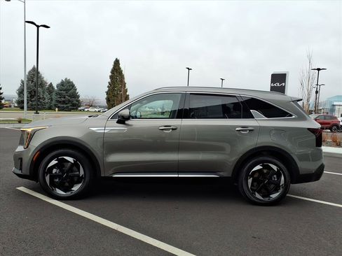 Certified 2025 Kia Sorento EX image 5