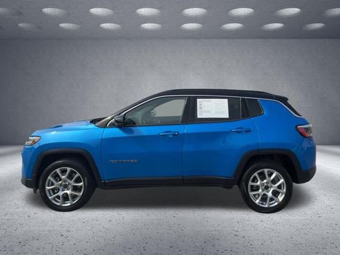 Used 2025 Jeep Compass Limited AWD/4WD image 4