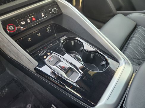 Used 2025 Audi SQ5 Premium Plus image 23