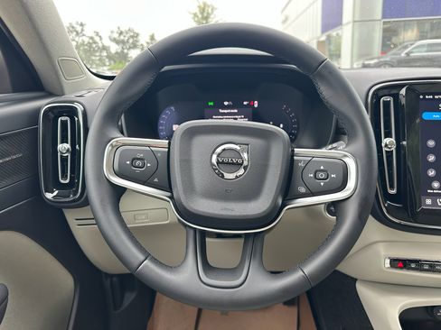 Used 2026 Volvo XC40 B5 Ultra w/ Protection Package Premier image 14