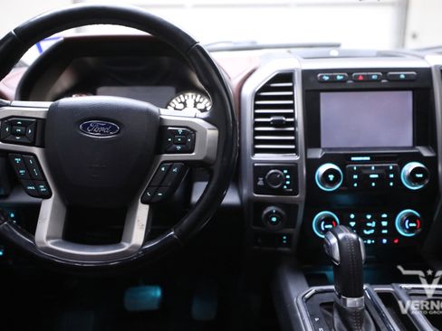 Used 2019 Ford F150 Platinum w/ Equipment Group 701A Luxury image 8