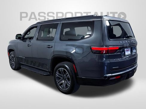 Used 2022 Jeep Wagoneer Series III AWD/4WD image 5