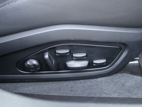 Used 2022 Porsche Taycan Turbo S image 31