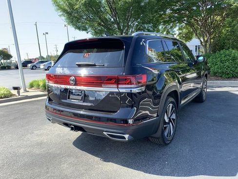 Used 2025 Volkswagen Atlas SEL AWD/4WD image 8