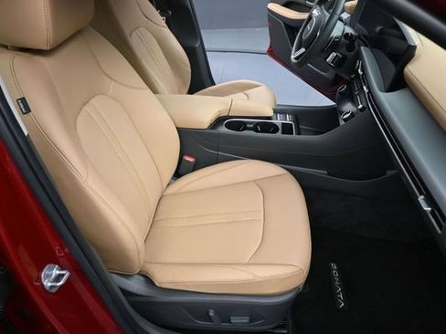 Used 2025 Hyundai Sonata Limited FWD image 14