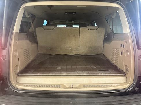 Used 2016 Chevrolet Suburban LT image 27