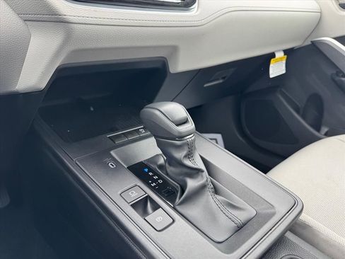 Used 2026 Toyota Corolla Cross L image 20