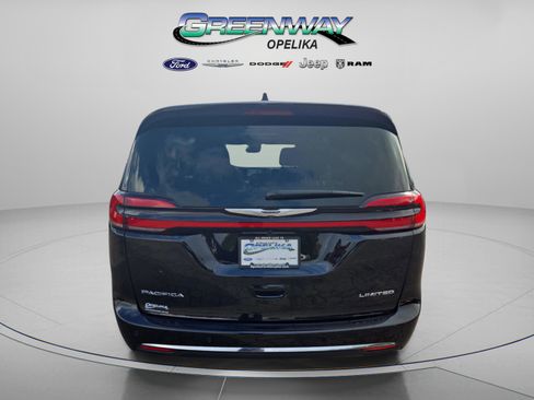 New 2026 Chrysler Pacifica Limited image 7