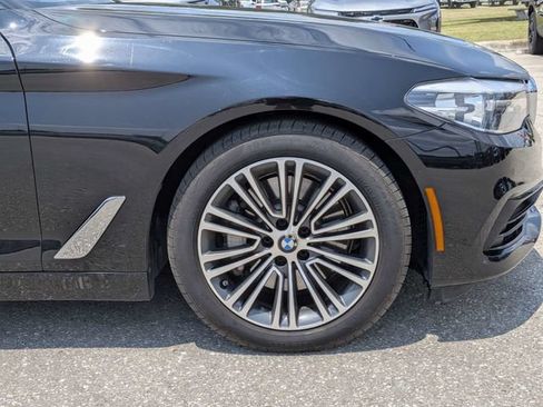 Used 2017 BMW 530i RWD image 11