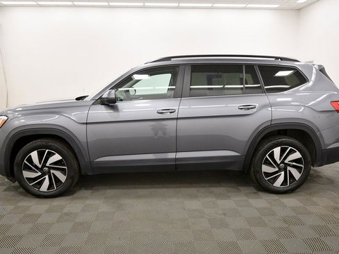 Used 2024 Volkswagen Atlas SE image 4