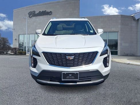 Used 2022 Cadillac XT4 Premium Luxury w/ Enhanced Visibility Package FWD image 2