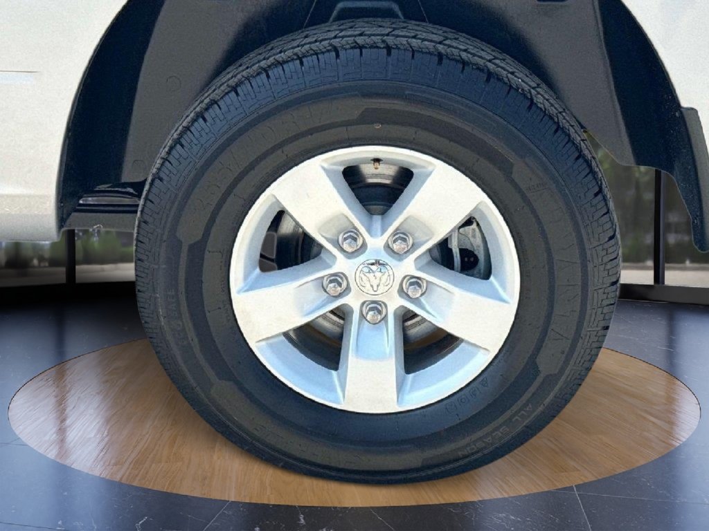 Used 2019 RAM 1500 Tradesman w/ Chrome Appearance Group RWD image 29