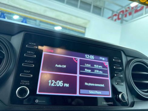 Used 2022 Toyota Tacoma SR image 23