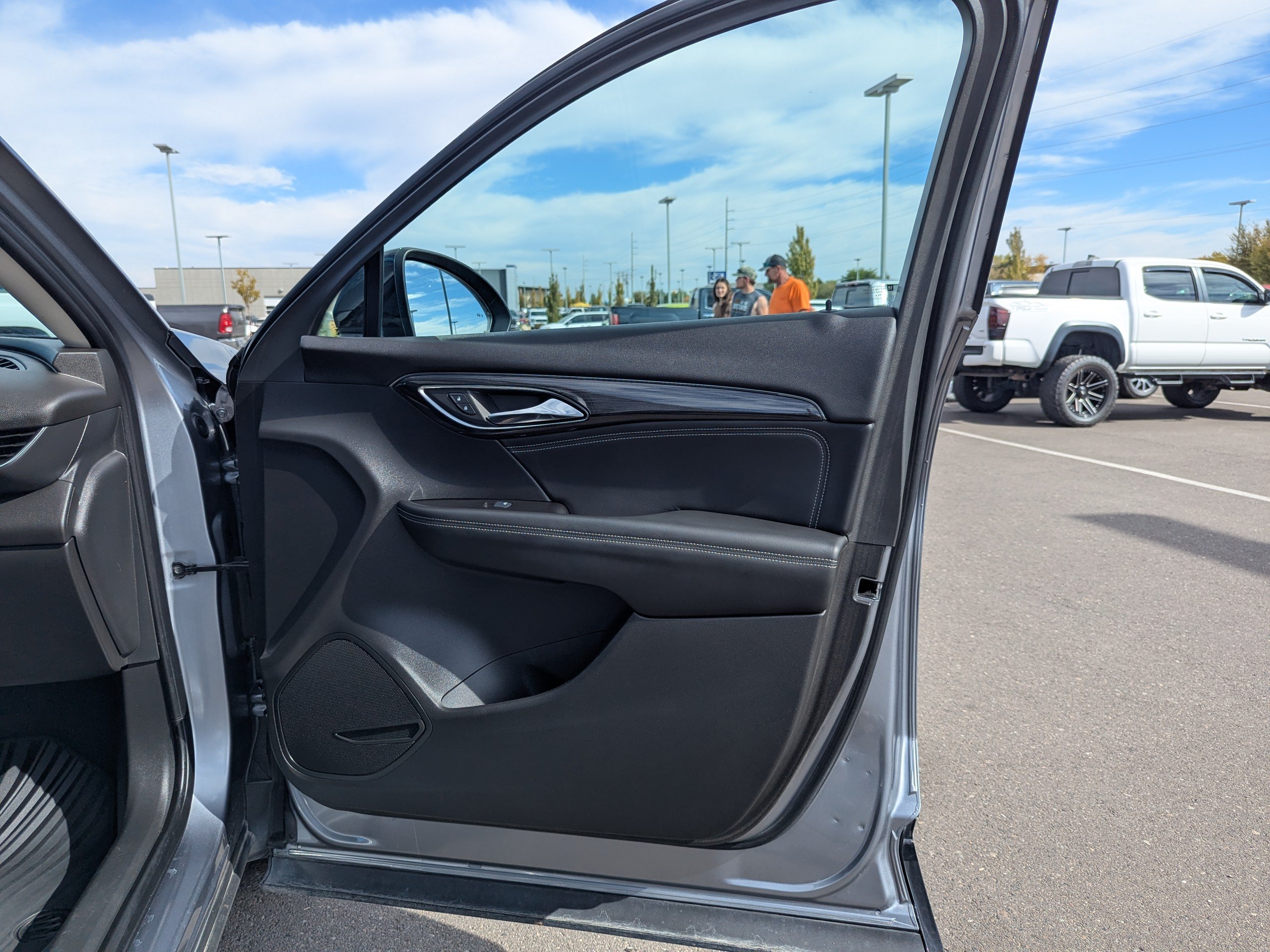 Used 2022 Buick Envision Essence w/ Sport Touring Package AWD/4WD image 39