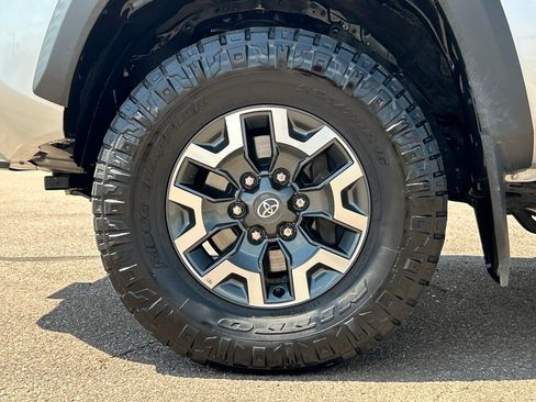 Used 2023 Toyota Tacoma TRD Off-Road w/ Technology Package AWD/4WD image 24
