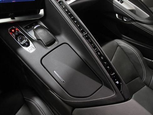 Used 2025 Chevrolet Corvette Stingray Preferred Cpe w/ 2LT image 15