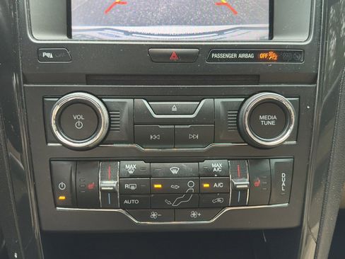 Used 2016 Ford Explorer XLT w/ Equipment Group 202A FWD image 12