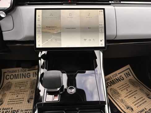 Used 2024 Land Rover Range Rover Sport SE image 31