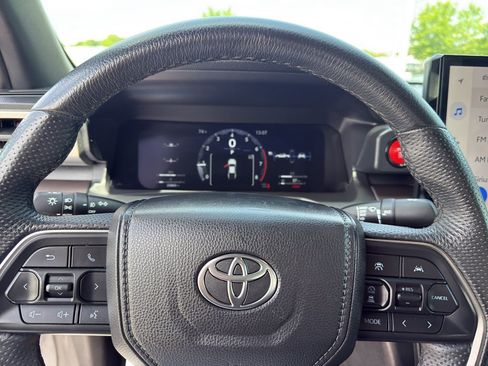 Used 2024 Toyota Tacoma TRD Off-Road AWD/4WD image 20