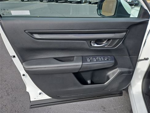 Used 2025 Honda CR-V LX image 13