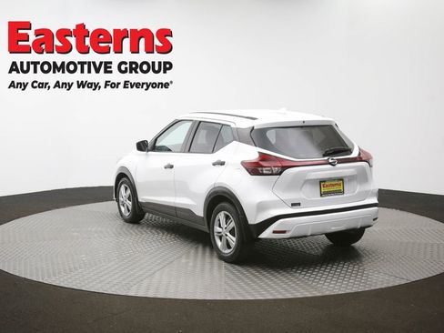 Used 2021 Nissan Kicks S image 61