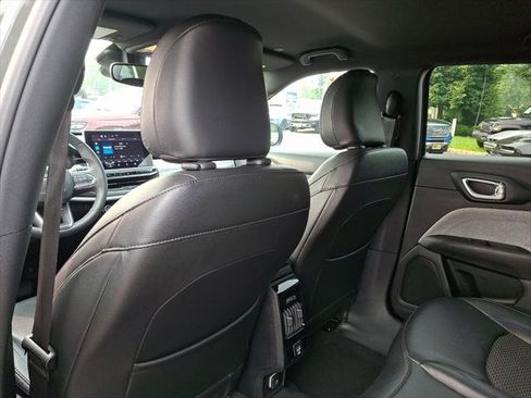 Certified 2024 Jeep Compass Latitude AWD/4WD image 21