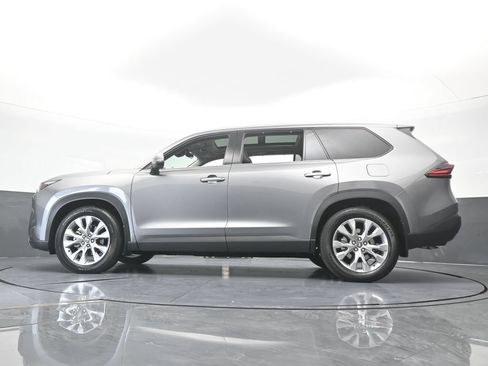 Used 2025 Toyota Grand Highlander AWD image 60