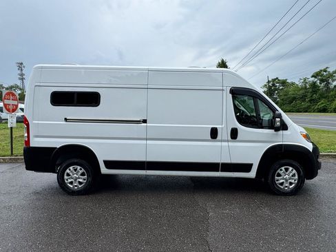 Used 2023 RAM ProMaster 2500 w/ Convenience Group FWD image 4