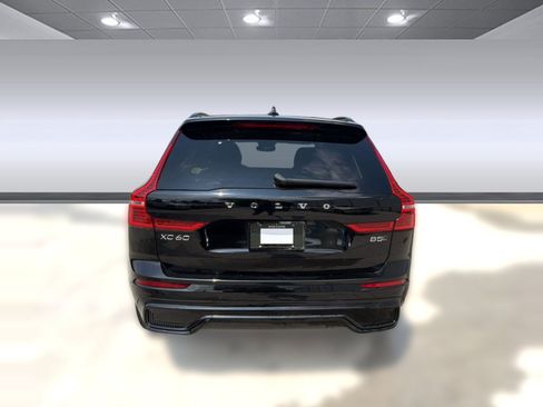 Certified 2023 Volvo XC60 B5 Plus AWD/4WD image 10