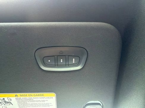 Used 2023 RAM 1500 Laramie AWD/4WD image 18