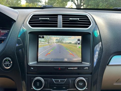 Used 2016 Ford Explorer XLT w/ Equipment Group 202A image 25